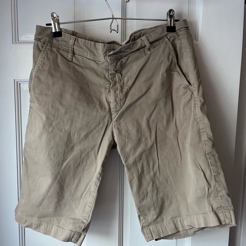 Men's Khaki Shorts